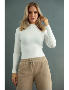 AKIRA Turtle Neck - White