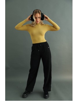 AKIRA Turtle Neck - Mustard